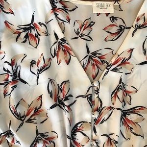 Floral shoer sleeve peplum blouse